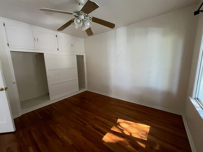 Building Photo - 5622 Kinston Ave