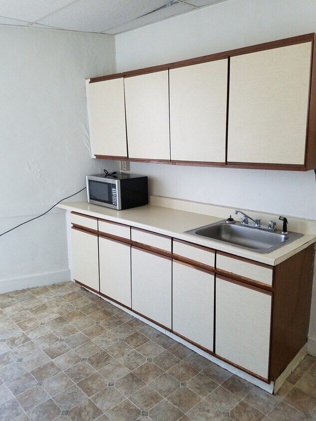 Building Photo - 2711 Brownsville Rd