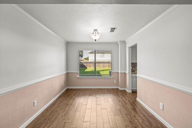 Foto del edificio - 158 Bristol Bend Ln