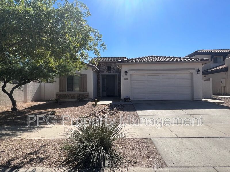 Foto principal - 16173 W Mercer Ln