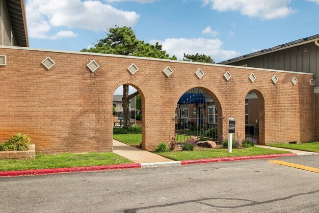 Foto del edificio - Yukon Heights Apartments