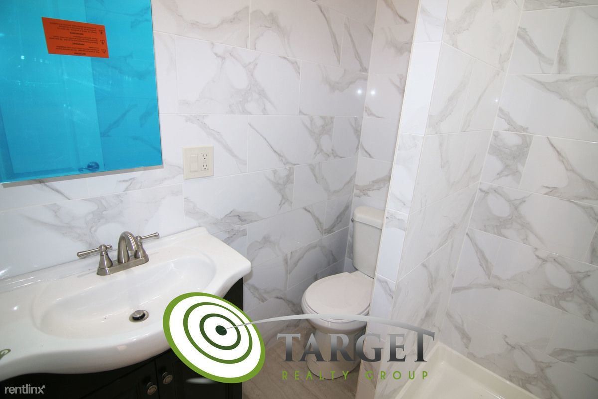 Foto principal - 3 br, 2 bath Apartment - 5516 Myrtle Ave 2F