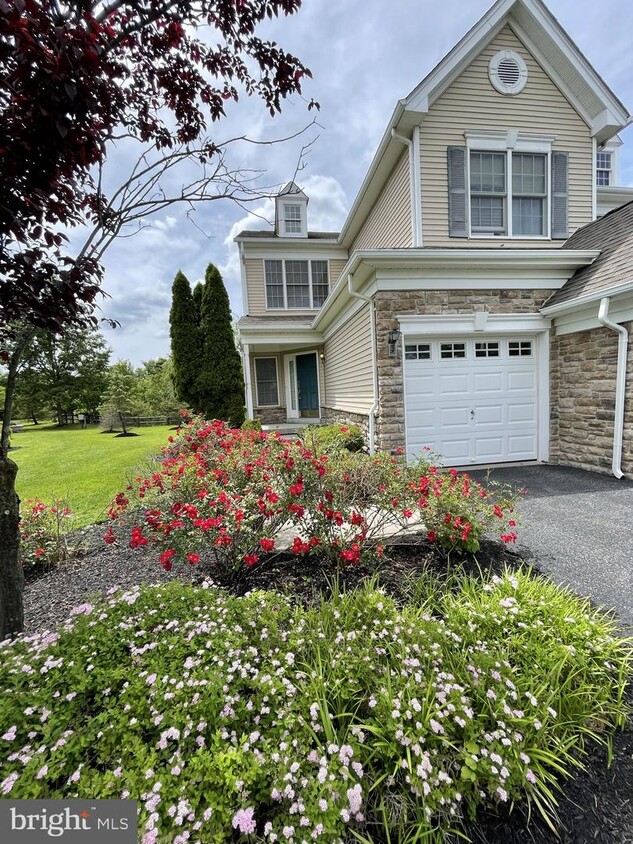 56 Nestlewood Way, Princeton, NJ 08540 Townhouse for Rent in Princeton, NJ