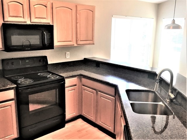 Foto del edificio - 5834 Tanagerlake Road