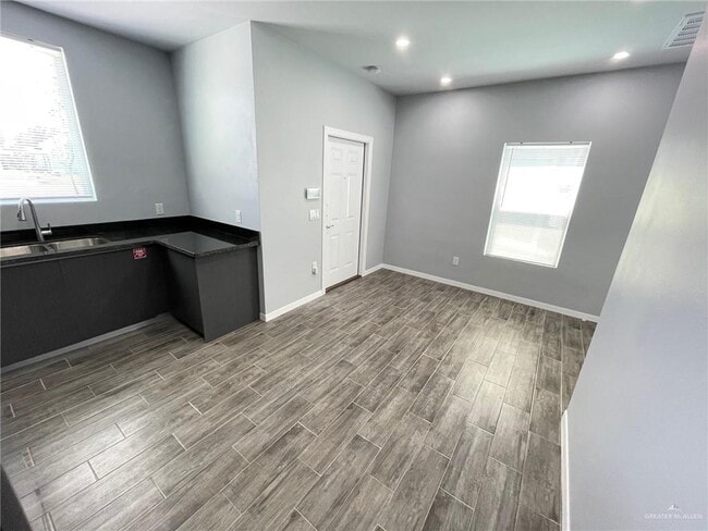 Building Photo - 9 Quitaca Dr