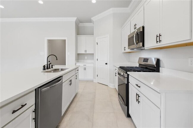Foto del edificio - 553 Claiborne Trails Dr