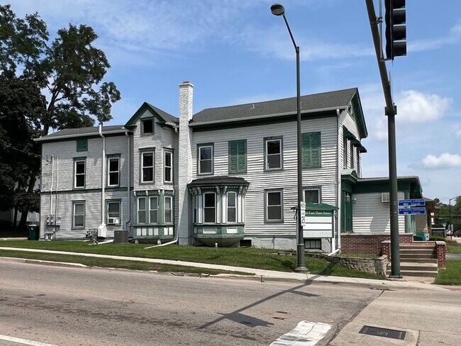 Building Photo - 504 E Main St