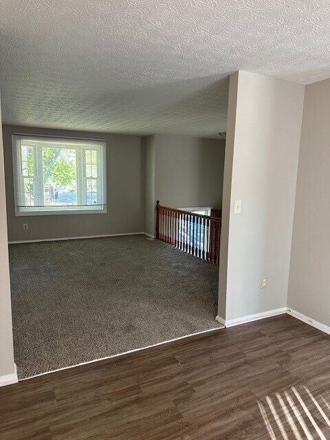 Sala de estar - 6665 Centennial Dr