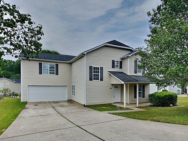 Building Photo - 640 Cliffs Inn Circle