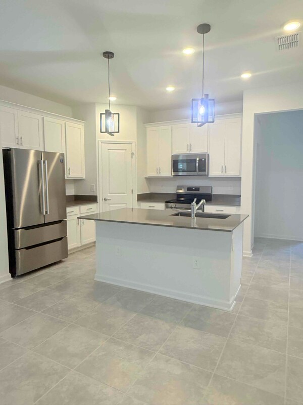 Foto principal - 6146 SHAVASANA Rd