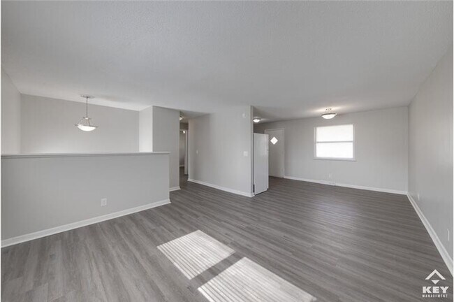 Foto del edificio - 2975 Salina Ct