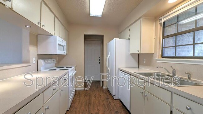 Foto del edificio - 9306 Trailridge Dr