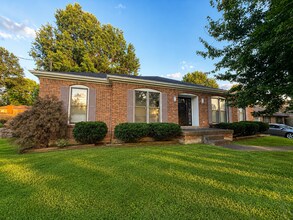 Building Photo - 3701 Hunsinger Ln