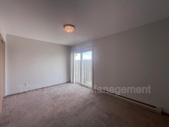 Building Photo - 1102 Carrie Ln