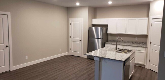 Foto del edificio - 5154 N. Cypress st.