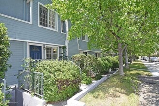 Building Photo - 2944 Fairmount Ave