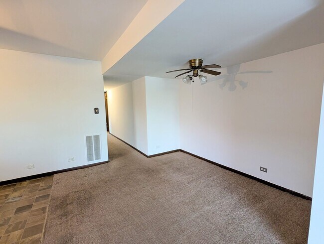 Building Photo - 8143 Marion Dr