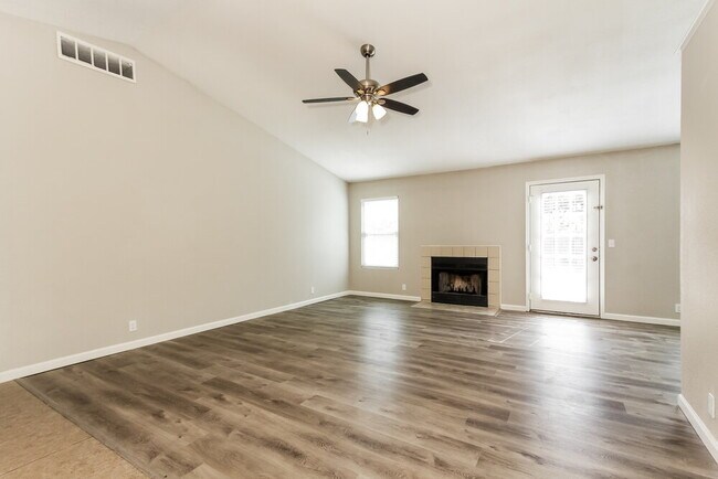 Building Photo - 6702 N 82nd Dr