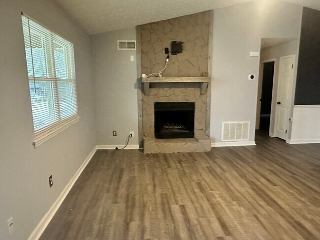 Foto del edificio - 4183 Red Laurel Way SW