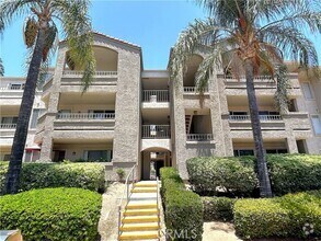 Building Photo - 1020 Vista Del Cerro Dr