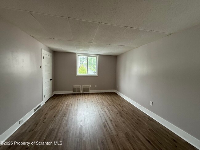 Building Photo - 1013 Bergen Ct