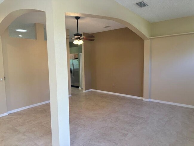 Foto del edificio - Spacious home for rent !