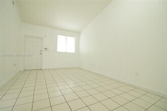 Building Photo - 1568 SE 26th St