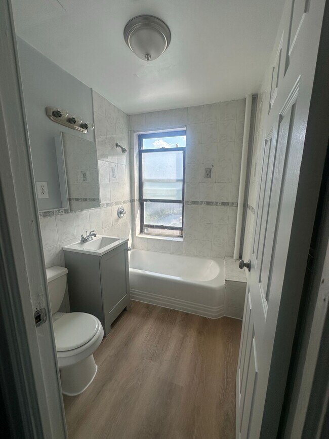 Foto del edificio - 4614-4616 Park Ave