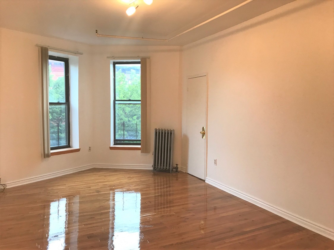Primary Photo - 640A Greene Ave