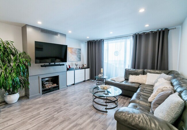 Foto del edificio - 1010 N Kings Rd