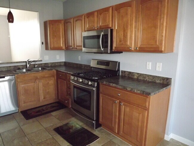 Building Photo - Upscale Spacious 3 Bedroom Beavercreek Condo
