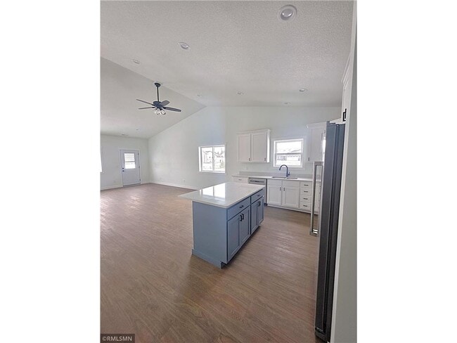 Foto del edificio - 1206 Poppy Ct