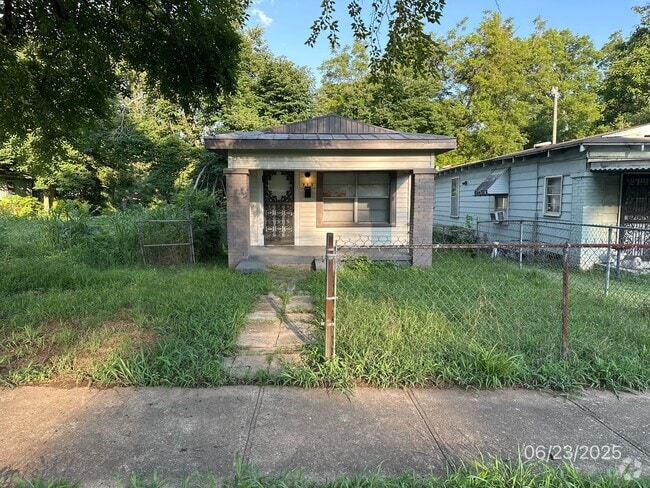 Building Photo - 713 Avenue F