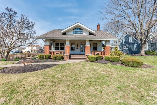 Building Photo - 154 E Main St