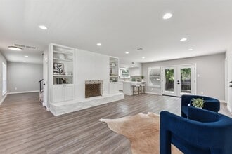 Building Photo - 2011 Malvern Hill Dr