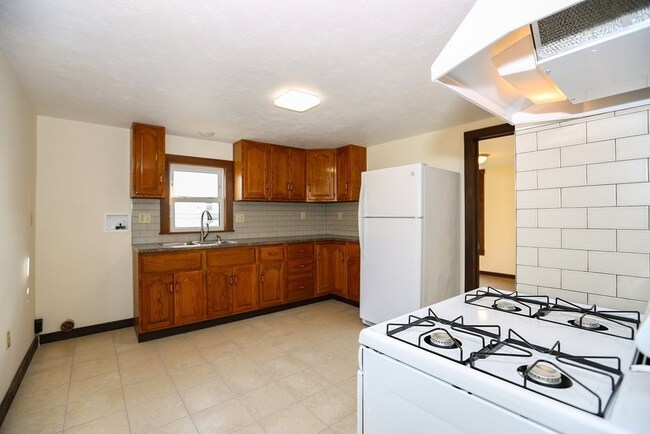 Kitchen - 14 Jefferson St