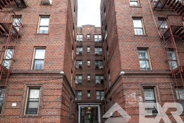 Primary Photo - 2055 Ocean Ave
