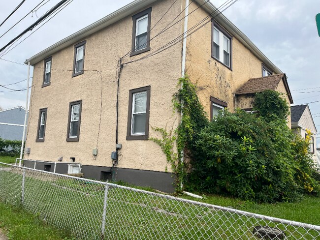 Foto del edificio - 1003 Clifton Ave