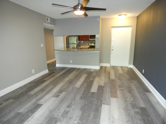 Foto del edificio - 5740 Rock Island Rd