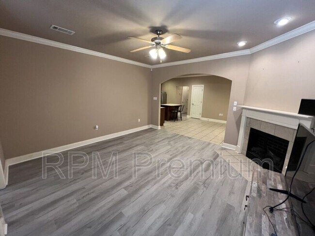 Foto del edificio - 4000 Mchugh Rd