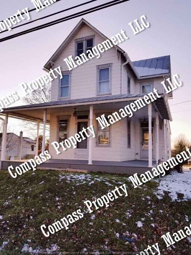 Primary Photo - $1445 - 3 Bed, 2 Bath Farmhouse - Denver