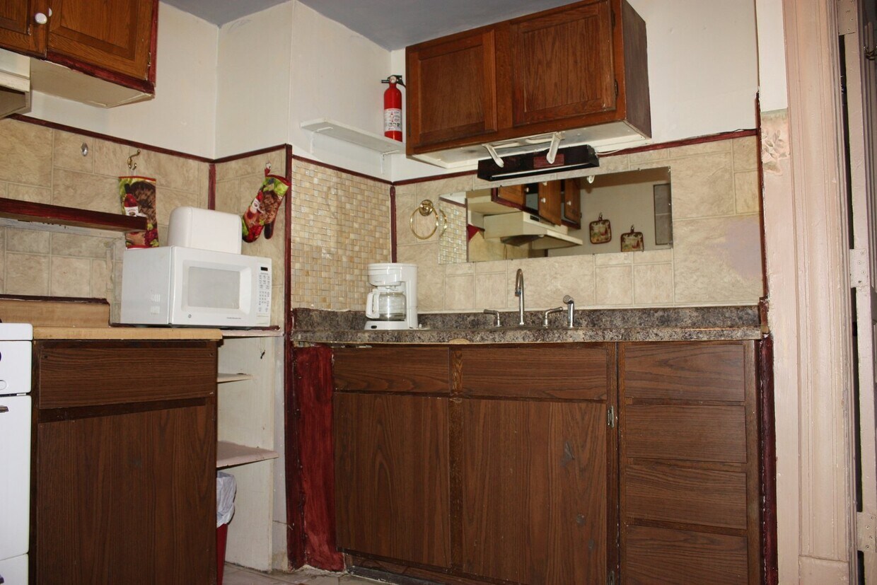 Primary Photo - 1013 Mulberry St