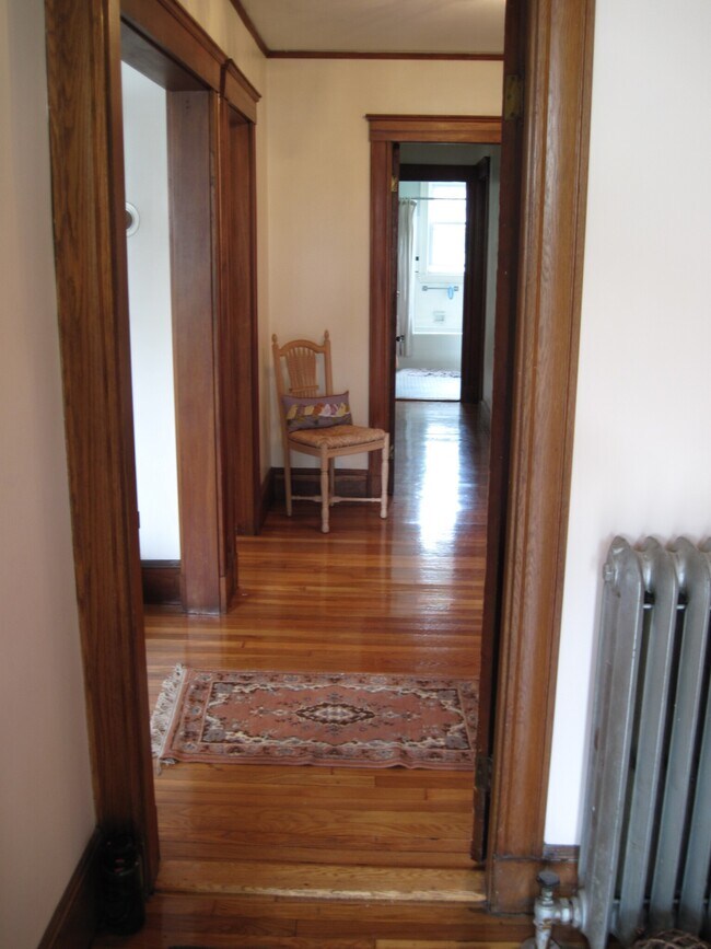 Building Photo - 17 Elmira St