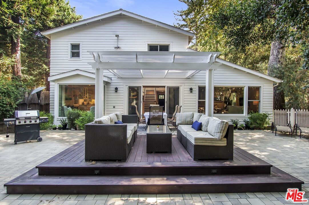 1514 Willow Dr, Topanga, CA 90290 House for Rent in Topanga, CA