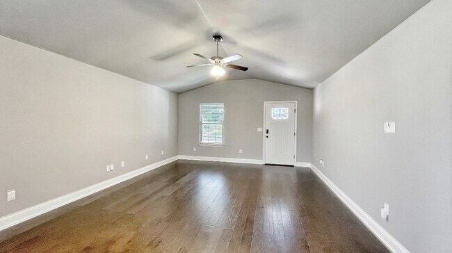 Building Photo - 1702 S K Pl