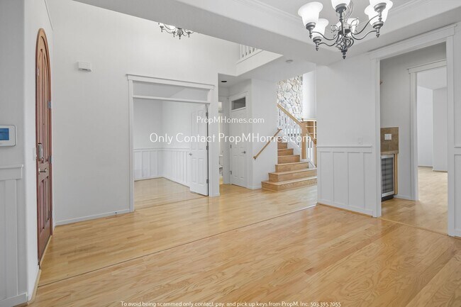 Foto del edificio - Spacious Home with Ample Parking and Outdo...