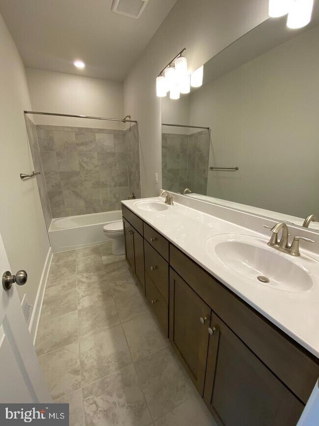 Foto del edificio - 115 Johnson Meadow St
