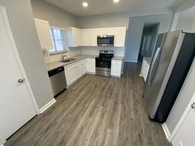 Building Photo - 6604 Shoal Creek Dr