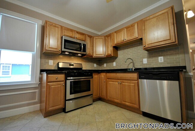 Building Photo - 40 Turner St