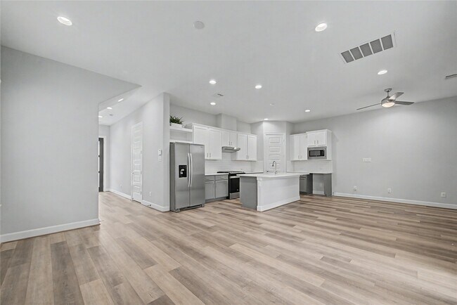 Foto del edificio - 911 W 35th St